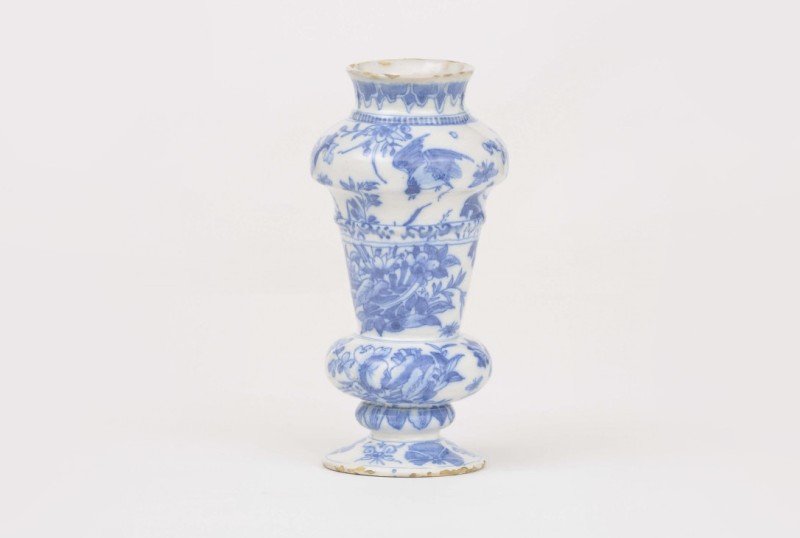 Double-baluster vase, circa 1685, collection Aronson Antiquairs (inv. no. D1403)